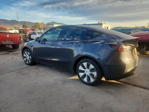 5YJYGDEE3MF199658 2021 TESLA MODEL Y - Image 2