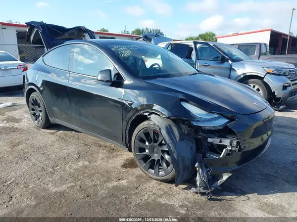 5YJYGDEE3MF202624 2021 TESLA MODEL Y - Image 1