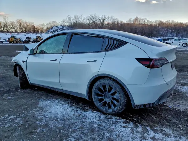 5YJYGDEE3MF207242 2021 TESLA MODEL Y - Image 2
