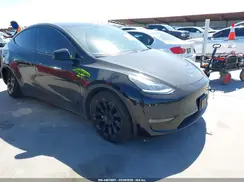 5YJYGDEE3MF211016 2021 TESLA MODEL Y
