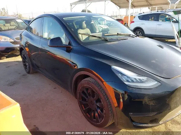 5YJYGDEE3MF215549 2021 TESLA MODEL Y - Image 1