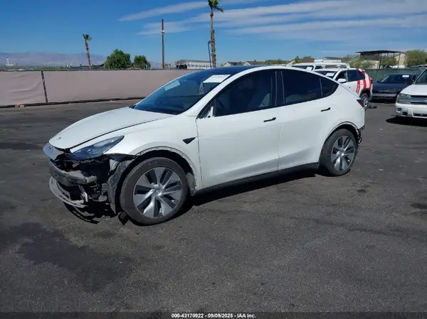 5YJYGDEE3MF219908 2021 TESLA MODEL Y - Image 2