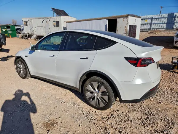 5YJYGDEE3MF233064 2021 TESLA MODEL Y - Image 2