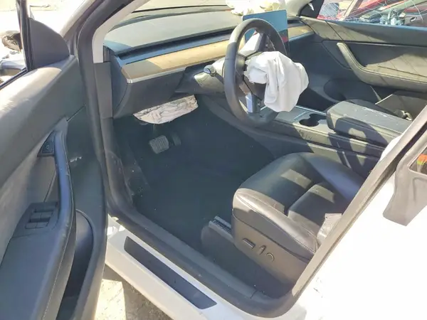 5YJYGDEE3MF234117 2021 TESLA MODEL Y - Image 8