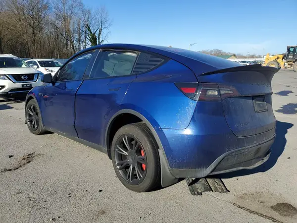 5YJYGDEE3MF243996 2021 TESLA MODEL Y - Image 2
