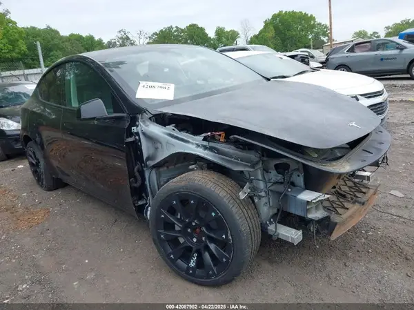 5YJYGDEE3MF253573 2021 TESLA MODEL Y - Image 1