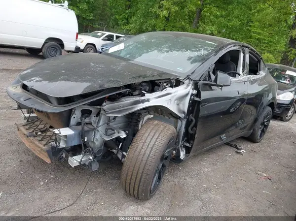 5YJYGDEE3MF253573 2021 TESLA MODEL Y - Image 2