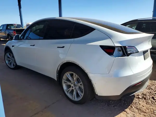 5YJYGDEE3MF262421 2021 TESLA MODEL Y - Image 2