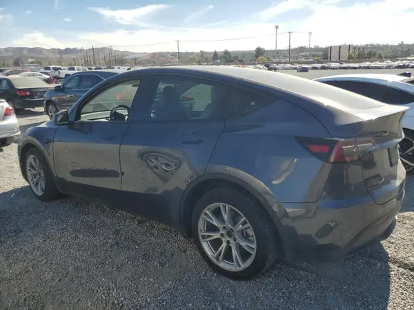 5YJYGDEE3MF274343 2021 TESLA MODEL Y - Image 2