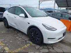 5YJYGDEE3MF282944 2021 TESLA MODEL Y