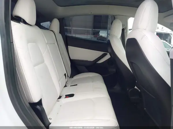 5YJYGDEE3MF282944 2021 TESLA MODEL Y - Image 8