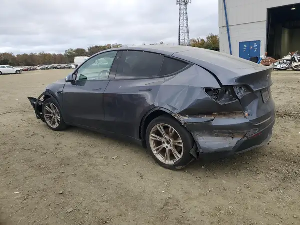 5YJYGDEE3MF294348 2021 TESLA MODEL Y - Image 2