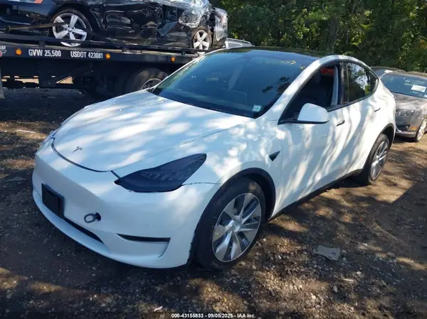 5YJYGDEE3MF295497 2021 TESLA MODEL Y - Image 2