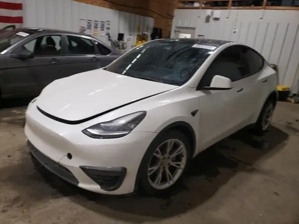 5YJYGDEE3MF303243 2021 TESLA MODEL Y - Image 1