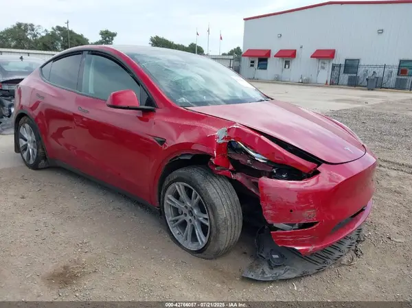 5YJYGDEE3MF303694 2021 TESLA MODEL Y - Image 1