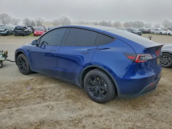 5YJYGDEE4LF018839 2020 TESLA MODEL Y - Image 2