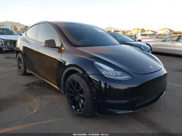 5YJYGDEE4LF027105 2020 TESLA MODEL Y - Image 1