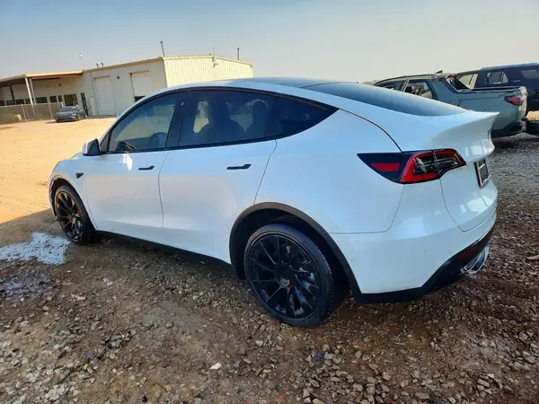 5YJYGDEE4LF041859 2020 TESLA MODEL Y - Image 2