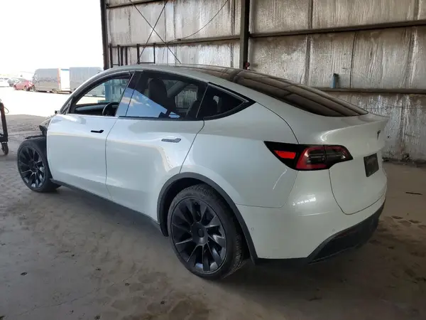 5YJYGDEE4LF052456 2020 TESLA MODEL Y - Image 2