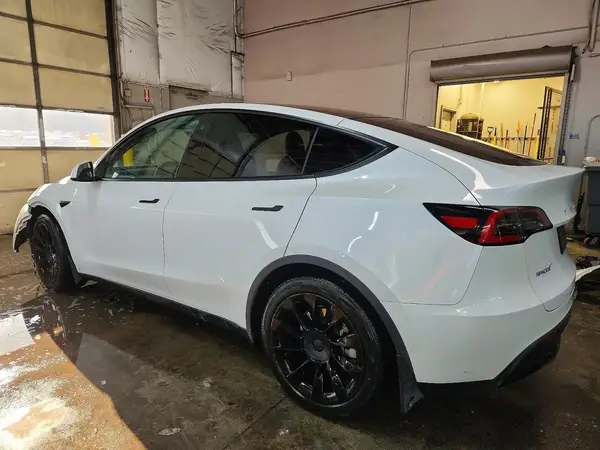 5YJYGDEE4LF052666 2020 TESLA MODEL Y - Image 2