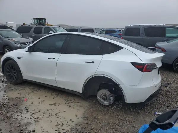 5YJYGDEE4LF052702 2020 TESLA MODEL Y - Image 2