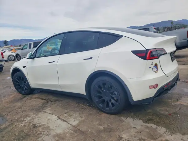 5YJYGDEE4LF059651 2020 TESLA MODEL Y - Image 2