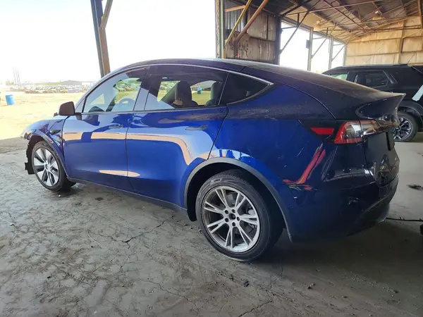 5YJYGDEE4MF076001 2021 TESLA MODEL Y - Image 2