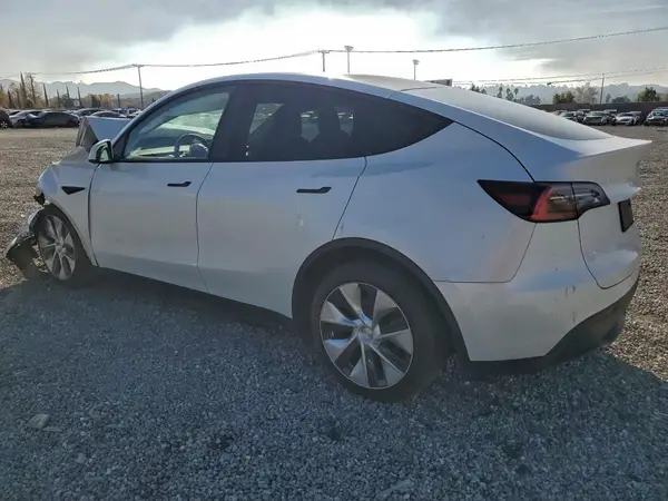 5YJYGDEE4MF077696 2021 TESLA MODEL Y - Image 2