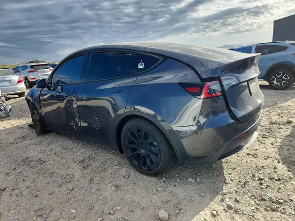 5YJYGDEE4MF084728 2021 TESLA MODEL Y - Image 2