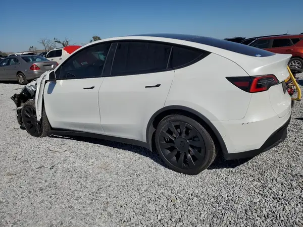 5YJYGDEE4MF085166 2021 TESLA MODEL Y - Image 2