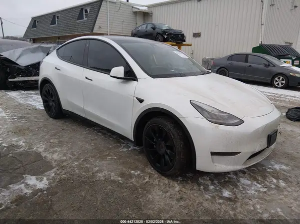 5YJYGDEE4MF092621 2021 TESLA MODEL Y - Image 1