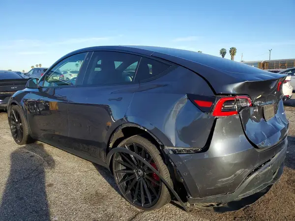 5YJYGDEE4MF117100 2021 TESLA MODEL Y - Image 2