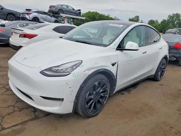 5YJYGDEE4MF121051 2021 TESLA MODEL Y - Image 1