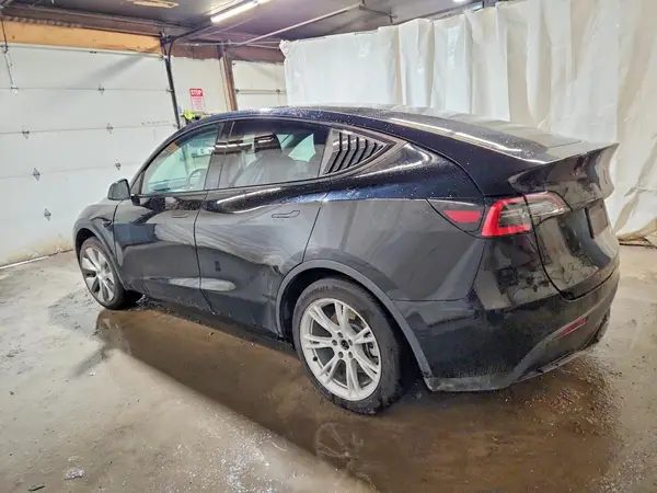 5YJYGDEE4MF122068 2021 TESLA MODEL Y - Image 2