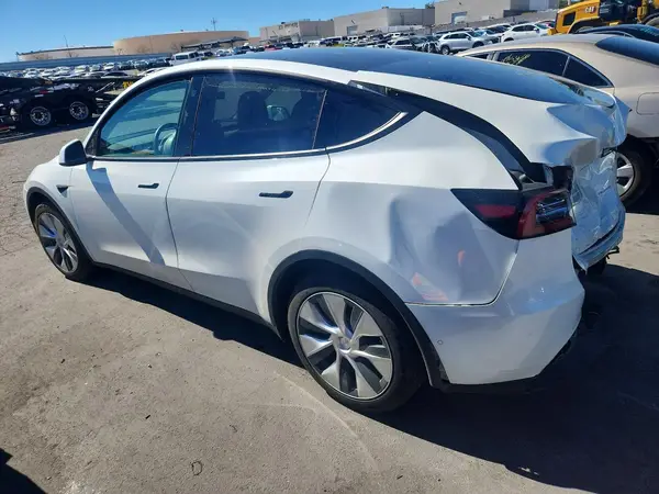 5YJYGDEE4MF142658 2021 TESLA MODEL Y - Image 2