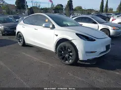 5YJYGDEE4MF151716 2021 TESLA MODEL Y