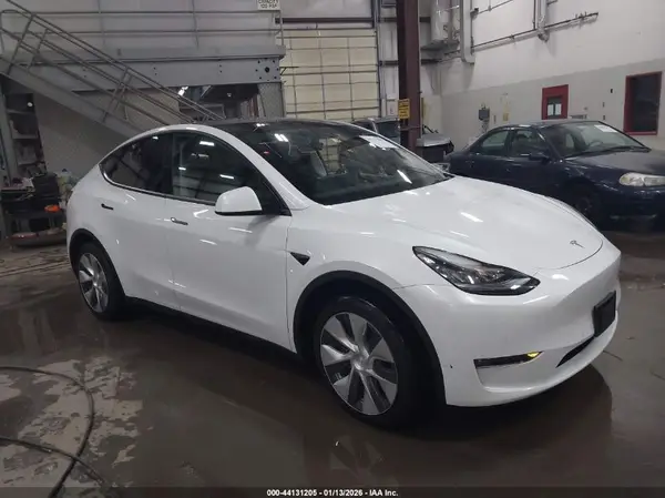 5YJYGDEE4MF153496 2021 TESLA MODEL Y - Image 1