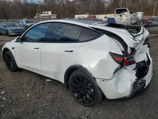 5YJYGDEE4MF184599 2021 TESLA MODEL Y - Image 2