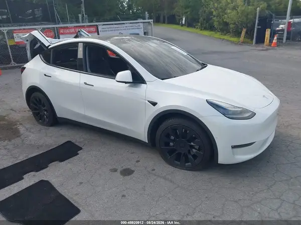 5YJYGDEE4MF204771 2021 TESLA MODEL Y - Image 1