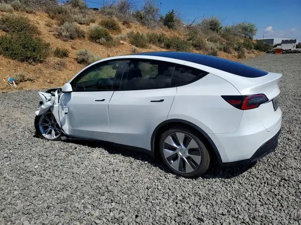 5YJYGDEE4MF207119 2021 TESLA MODEL Y - Image 2