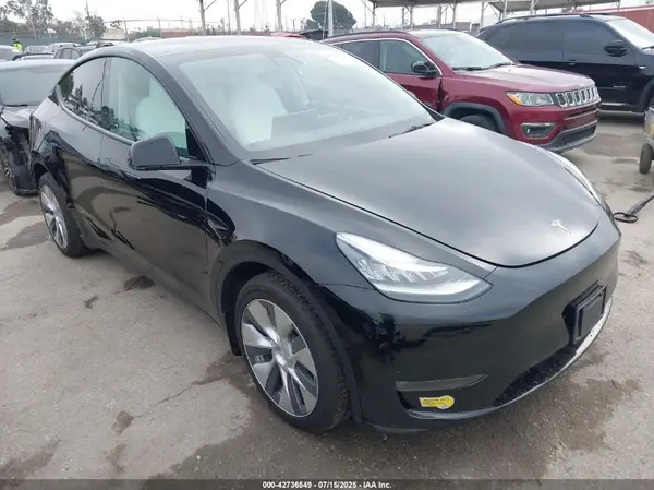 5YJYGDEE4MF256319 2021 TESLA MODEL Y - Image 1
