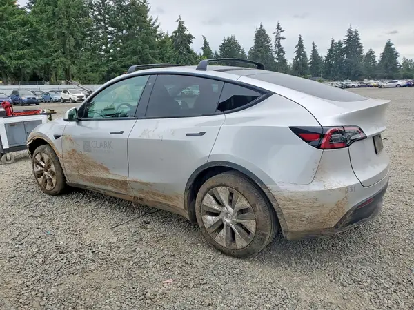5YJYGDEE4MF262122 2021 TESLA MODEL Y - Image 2