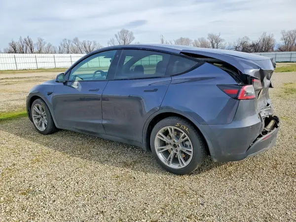 5YJYGDEE4MF272410 2021 TESLA MODEL Y - Image 2