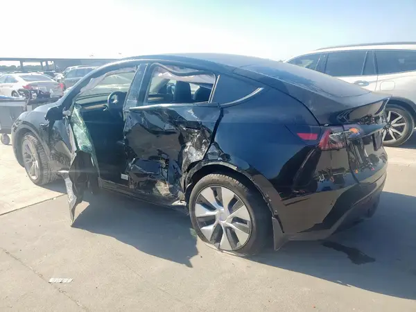 5YJYGDEE4MF285013 2021 TESLA MODEL Y - Image 2
