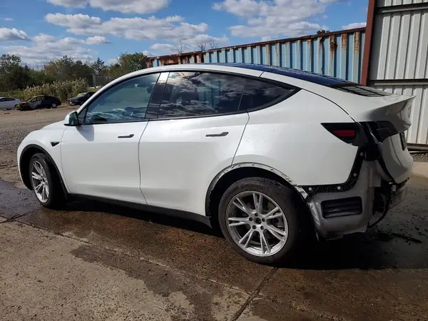 5YJYGDEE4MF295914 2021 TESLA MODEL Y - Image 2