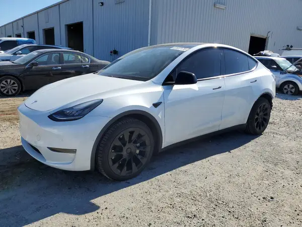 5YJYGDEE5LF008384 2020 TESLA MODEL Y - Image 1