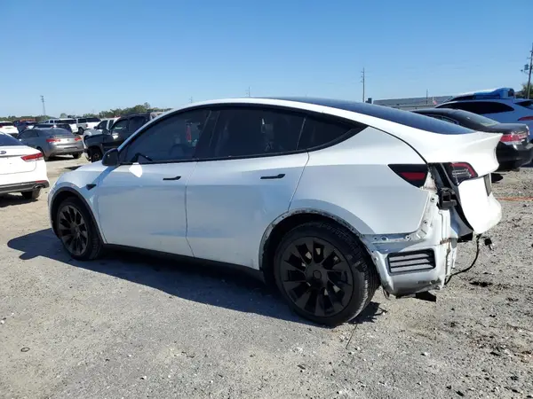 5YJYGDEE5LF008384 2020 TESLA MODEL Y - Image 2
