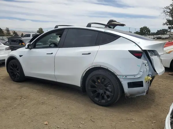 5YJYGDEE5LF012855 2020 TESLA MODEL Y - Image 2