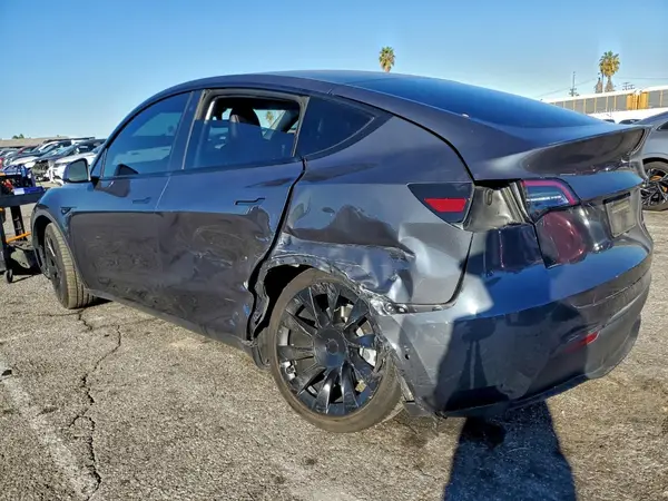5YJYGDEE5LF016369 2020 TESLA MODEL Y - Image 2