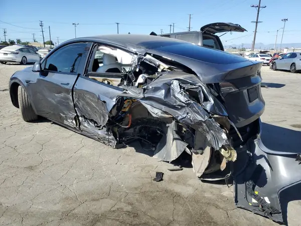 5YJYGDEE5LF020261 2020 TESLA MODEL Y - Image 2
